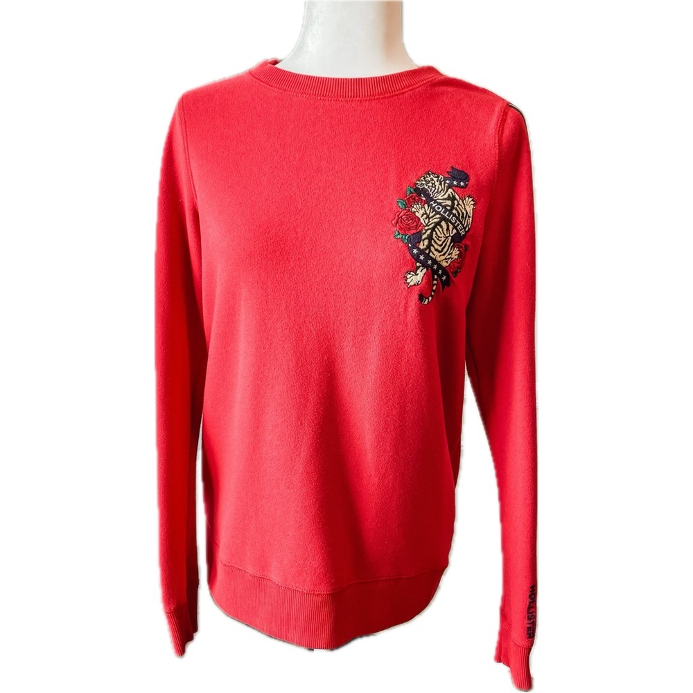 Hollister Crewneck Sweatshirt Women’s Size XS Red Embroidered Roses Tiger EUC
